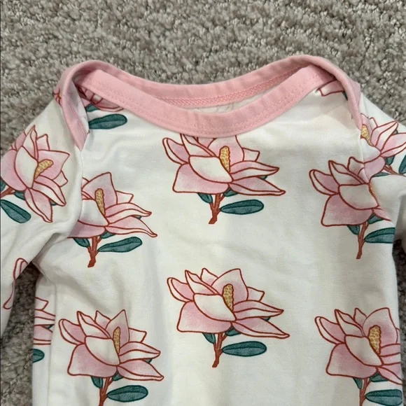 Monica and Andy baby girl set onesie 0-3 mo Magnolia Floral Baby Outfit with Hat - Picture 5 of 9